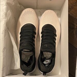 APL Men's Cream and Black Sneakers